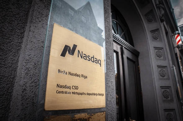 The Nasdaq 100 is often viewed as a barometer for global risk sentiment.  - Ultima Markets