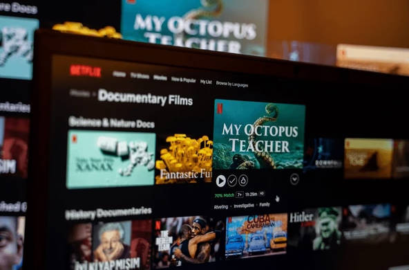 Q2 netflix earnings report revenue $11.08B, 34 percent operating margin, with EPS $7.19. - Ultima Markets