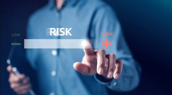 Risk Pooling doesn’t lower the expected loss. It reduces volatility for each participant by sharing costs through agreed contributions and claims rules. - Ultima Markets