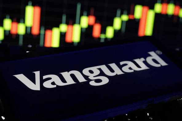 IVV vs VOO are both good ETF investments. - Ultima Markets